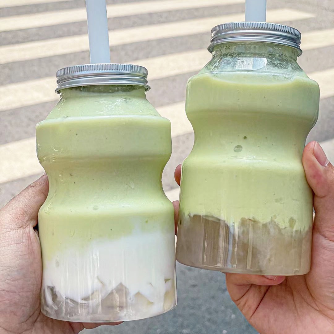 plastic bottles,plastic bottles with caps-sagreen