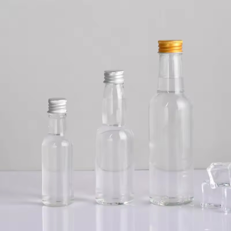 plastic bottles,plastic jar with lids-sagreen
