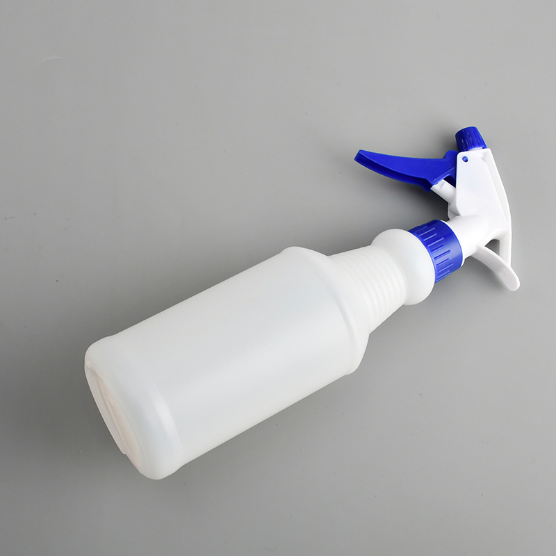white plastic spray bottles-sagreen